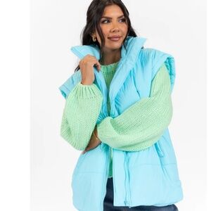 Going Upstate Oversized Puffer Vest - Blue, great condition, size XS